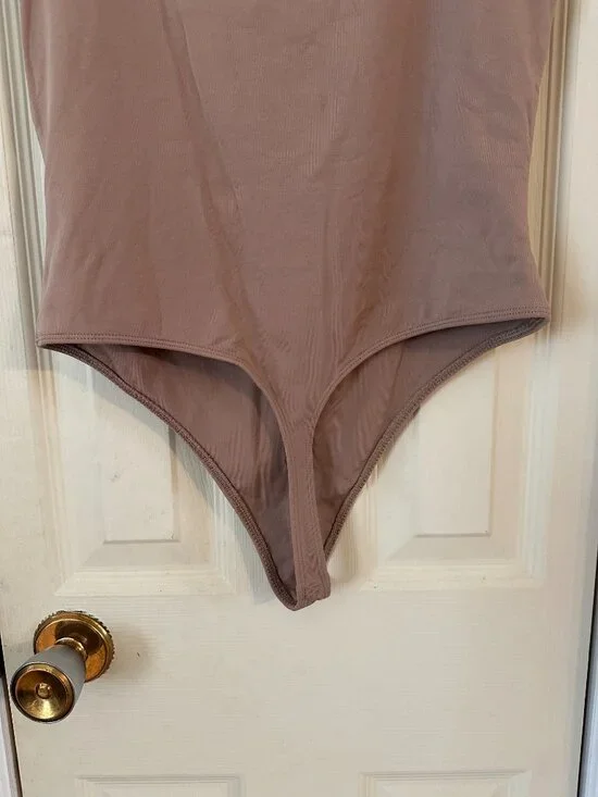 Babaton Contour Tank Square-Neck Tank Bodysuit Size Large - Picture 10 of 11